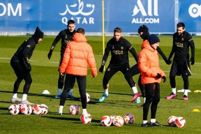 爱游戏中国-清晨突围战来临，上海申花围绕法国杯调整名单，态度坚定，轮换策略成焦点