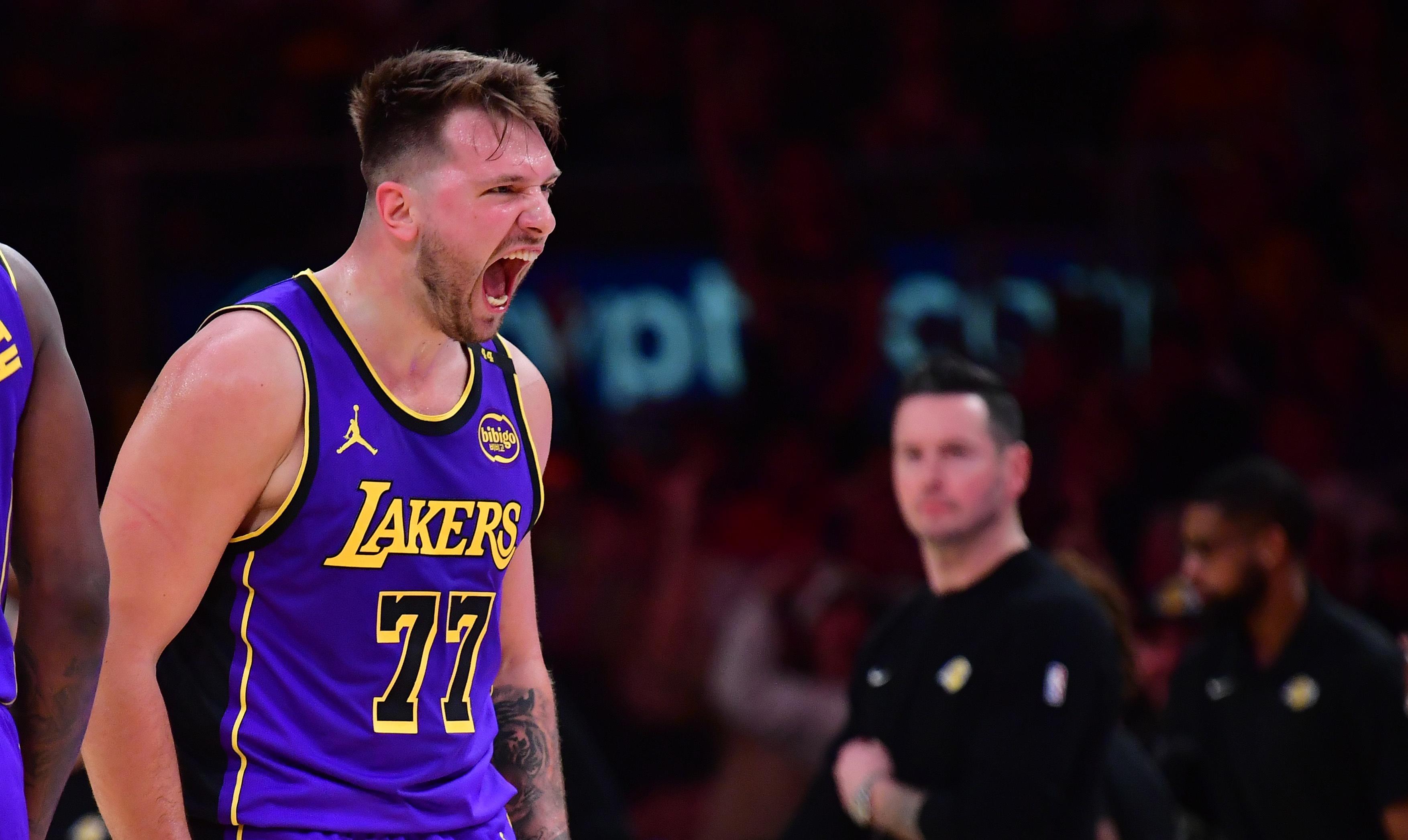 关于今晨突围战来临，休斯敦火箭围绕全明星赛状态回暖，质疑声仍在，球队文化再被提及的信息